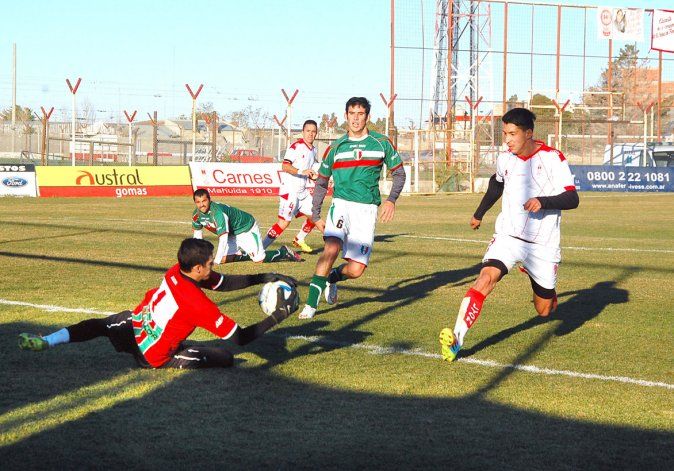 Huracán careció de contundencia y encontró la diferencia en el sexto minuto adicionado.