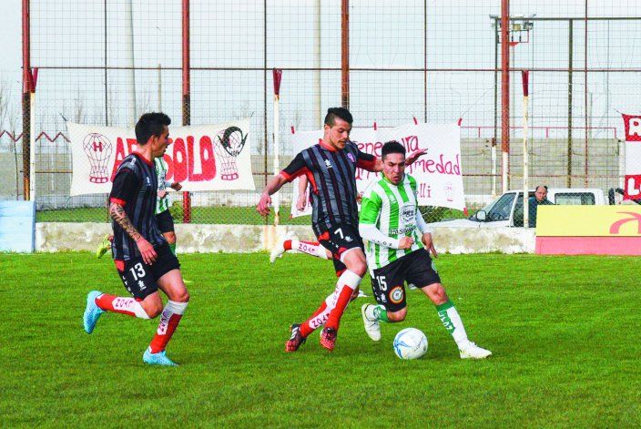 Huracán se quedó en su cancha con una valiosa victoria que le permite seguir soñando con la clasificación.