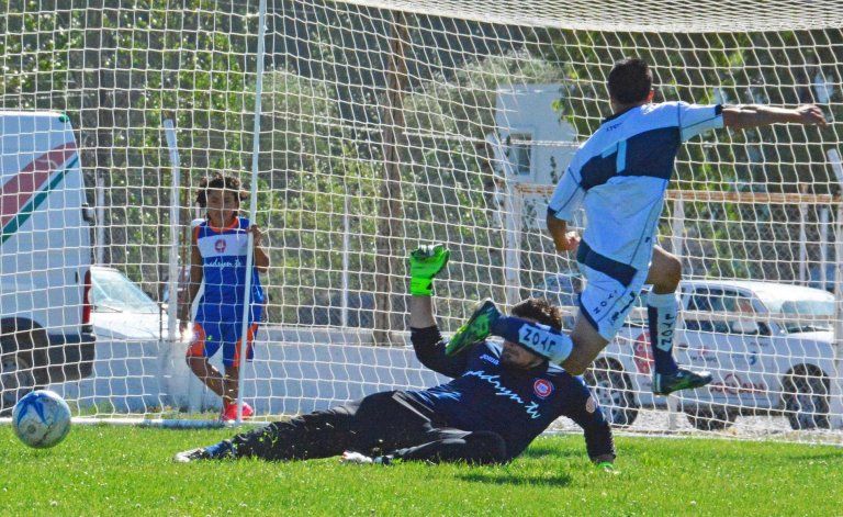 Jorge Newbery tuvo chances como para abrir la cuenta en el primer tiempo