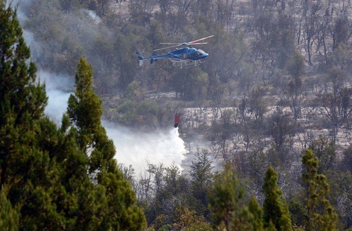 El incendio registrado en el valle El Turbio consumió dos hectáreas y demanda un gran esfuerzo de los brigadistas para llegar a la zona.