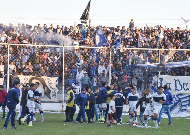 Jorge Newbery dejó atrás a Camioneros y va por All Boys de La Pampa. 