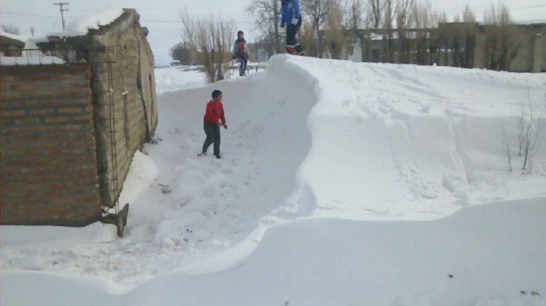 En la zona de la meseta la caída de nieve fue intensa en los últimos días. <br>