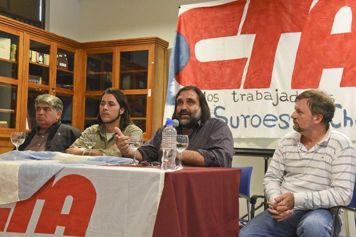 José Rigane y Roberto Baradel en la conferencia de ayer.