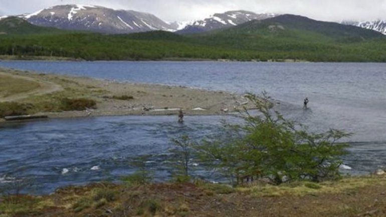 La Defensoría del Pueblo de la Nación inició una investigación sobre presunta contaminación del agua que proviene del lago Musters.